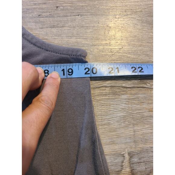Unknown brand large women's gray drapey tank top - Picture 5 of 6